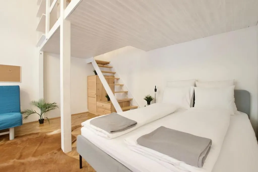 Standard Apartment By Hi5 - St. King Street 6. Budapest